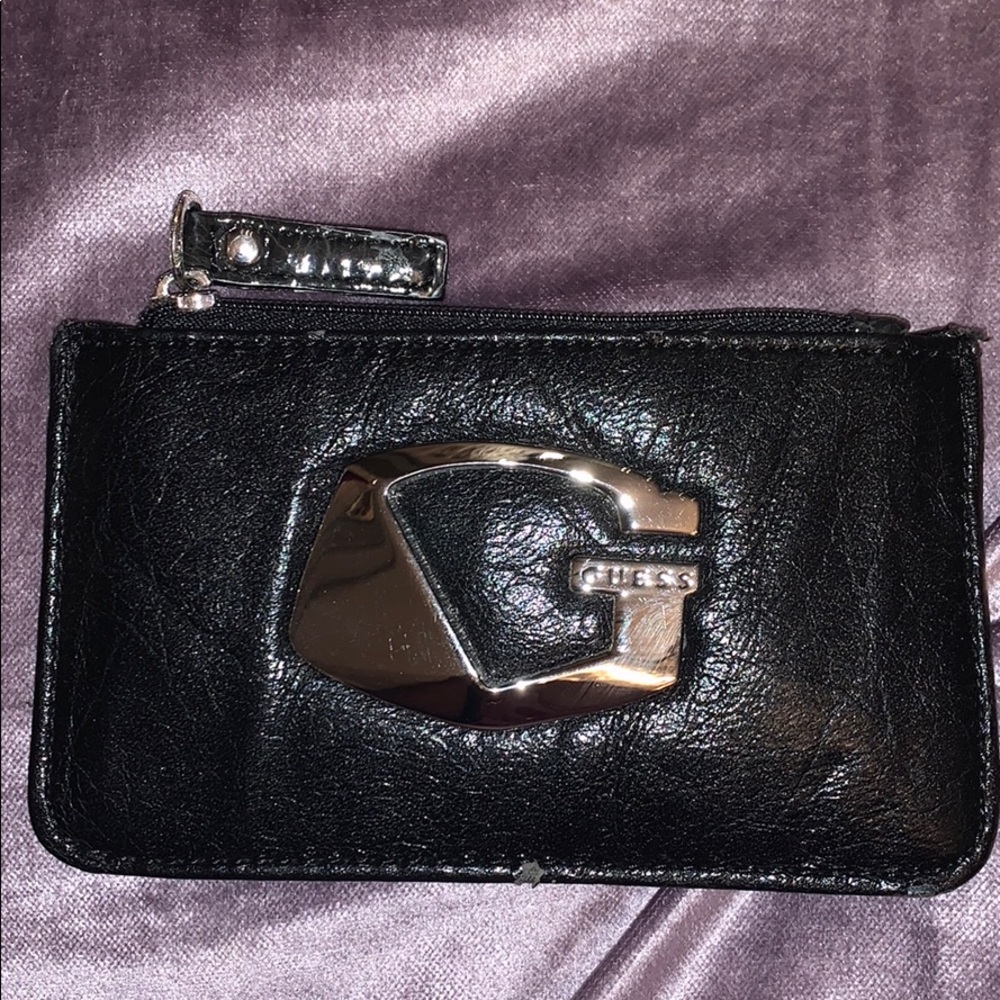 Guess black coin purse!